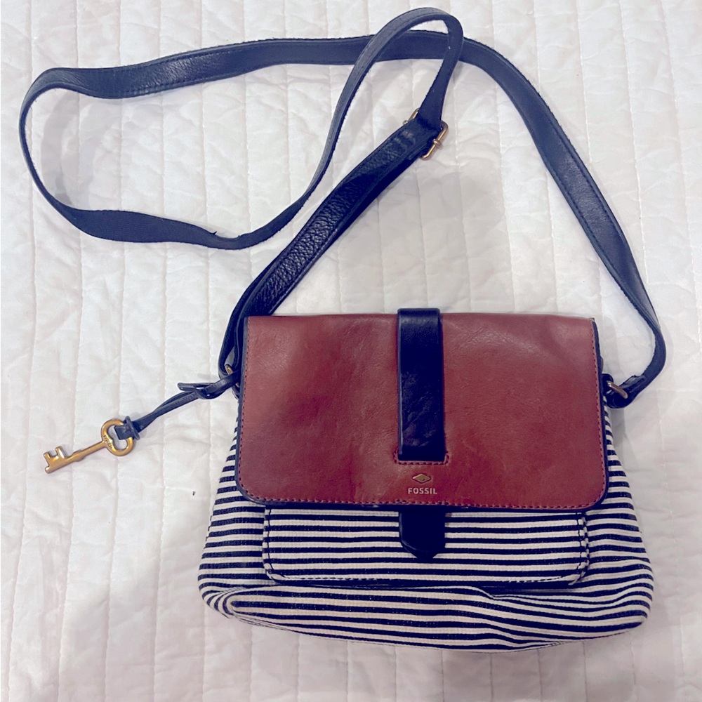 Like new Fossil crossbody